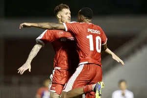 Viettel vào bán kết sau cơn mưa bàn thắng