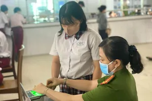 Công an quận Gò Vấp làm CCCD đến 22 giờ suốt tuần