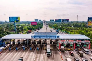 Còn 5 ngày, 60% xe chưa dán thẻ thu phí không dừng