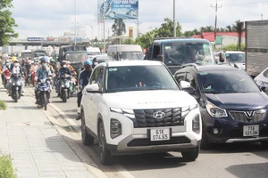 Người dân ồ ạt đổ về TP.HCM sau chuỗi ngày nghỉ lễ 2-9