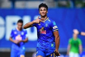 Singapore trông chờ anh em nhà Fandi gánh team