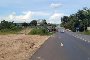 Vì sao cây cầu nối Đắk Lắk - Gia Lai dở dang?