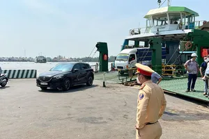 Có nên xây dựng 2 cây cầu mới thay cho cầu Cát Lái?