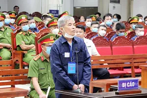 Cựu cán bộ Cục Điều tra chống buôn lậu nhận hối lộ để ngó lơ vụ buôn lậu 200 triệu lít xăng