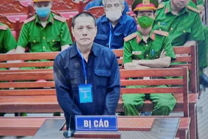 Xử vụ buôn lậu 200 triệu lít xăng: Tranh luận về tội danh của một số bị cáo