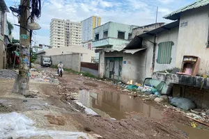 Hẻm hư hỏng nhiều năm, phường hứa sẽ sửa chữa