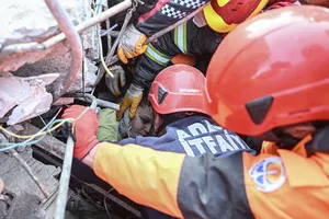 Thổ Nhĩ Kỳ vẫn nỗ lực cứu người, đường cứu trợ Syria rộng hơn