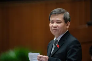 Đề nghị giảm phạt tù, tăng phạt tiền 