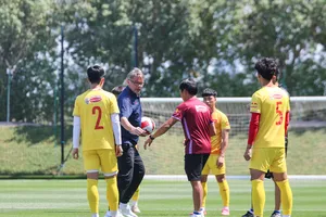 Lợi và hại của thầy trò HLV Troussier ở SEA Games 32