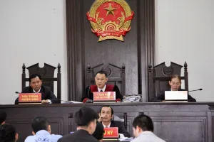 Bỏ sự phân ngạch thẩm phán: Nhiều cái lợi