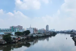 Khó hoàn thành chỉ tiêu di dời nhà ven và trên kênh rạch TP.HCM
