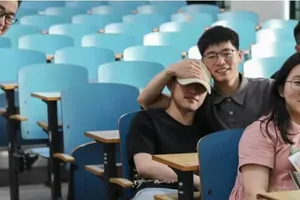 Trung Quốc liên tục phản ứng Mỹ vụ du học sinh