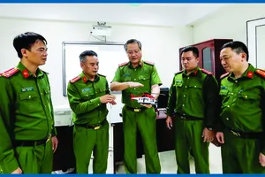 Cảnh sát cơ động xây dựng 'quả đấm thép', tác chiến trên không