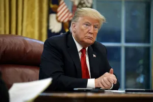 Tổng thống Trump đang gặp nhiều khó khăn