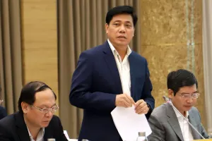 Xem xét giãn cách khu nguy cơ cao ở TP.HCM