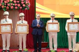 Tấn công mạnh ổ nhóm tội phạm núp bóng doanh nghiệp