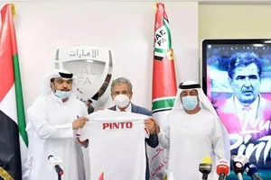 HLV Pinto trong ngày ra mắt UAE. ẢNH: GETTY
