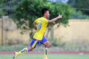 Đồng Tháp ấn định tỉ số 3-1 vào giây cuối, vừa đủ để loại Khánh Hòa nhờ hơn chỉ số phụ 4/4 so với 3/3.