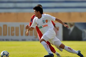 Lee Nguyễn từng thất bại khi khoác áo HA Gia Lai , giờ anh trở lại V-League với màu áo CLB TP.HCM.