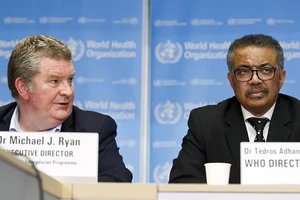 Các lãnh đạo WHO tham gia cuộc họp báo ngày 22-12.