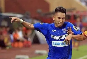 Nghiêm Xuân Tú xé nát hàng phòng ngự TP.HCM.