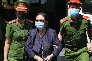 Bà Dương Thị Bạch Diệp bị dẫn giải đến phiên tòa sơ thẩm hồi tháng 3.