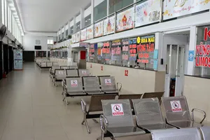 Bến xe Miền Tây vắng vẻ trong những ngày TP.HCM thực hiện giãn cách xã hội.