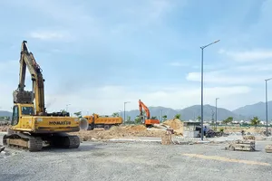Phần lớn đất sân bay Nha Trang cũ đã bị Tập đoàn Phúc Sơn phân lô, bán nền.