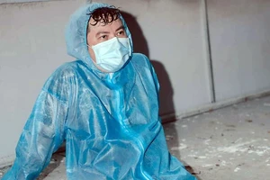 Hoa hậu, nghệ sĩ hỗ trợ y, bác sĩ chống dịch