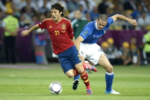 Trận cầu chín năm trước tại chung kết Euro 2012, khi các cầu thủ Tây Ban Nha cho cầu thủ Ý “ăn hành”.