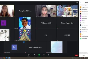 Những buổi bảo vệ luận văn tốt nghiệp đặc biệt trong mùa dịch