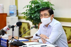 Chủ tịch UBND TP.HCM Nguyễn Thành Phong đề nghị từng tổ dân phố, phường, xã nắm chắc, hỗ trợ nhanh cho người gặp khó khăn.