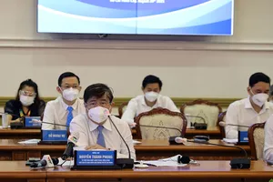 Chủ tịch UBND TP.HCM Nguyễn Thành Phong cam kết tập trung tháo gỡ khó khăn cho các doanh nghiệp để sớm phục hồi sản xuất, kinh doanh.