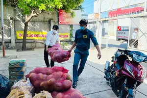 Lãnh đạo xã hết lòng phục vụ dân mùa dịch