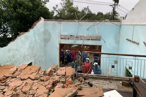 Bão số 6 di chuyển nhanh, miền Trung khẩn trương ứng phó