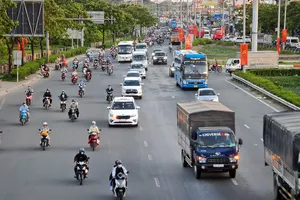 Giao thông vận tải là một trong những hoạt động tăng phát thải khí nhà kính.