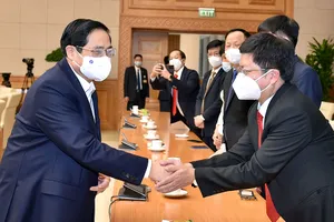 Thủ tướng Phạm Minh Chính gặp mặt đại diện lực lượng y tế tuyến đầu chống dịch.