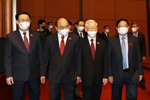 Từ trái qua: Chủ tịch Quốc hội Vương Đình Huệ, Chủ tịch nước Nguyễn Xuân Phúc, Tổng bí thư Nguyễn Phú Trọng và Thủ tướng Phạm Minh Chính tại phiên khai mạc kỳ họp thứ 2 Quốc hội khóa XV.