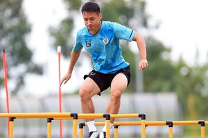 Đỗ Hùng Dũng vừa trở lại tập luyện theo phương pháp điều trị riêng thì được gọi lên đội tuyển.