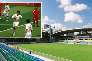 Sân Jelan Besar, nơi đội tuyển Việt Nam thi đấu cùng các đội bảng B. Ảnh nhỏ: Trận VN - Lào 9-0 trên sân này ở AFF Cup 2007.