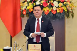 Chủ tịch Quốc hội Vương Đình Huệ phát biểu tại phiên họp chiều 22-11 của Ủy ban Thường vụ Quốchội.