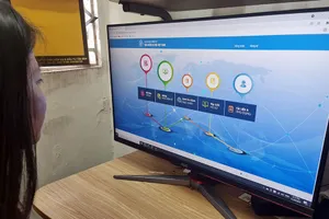 Người lao động nộp hồ sơ trực tuyến đề nghị nhận hỗ trợ theo Nghị quyết 116.