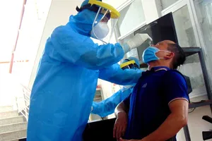 Cần chăm sóc lực lượng y tế một cách xứng đáng