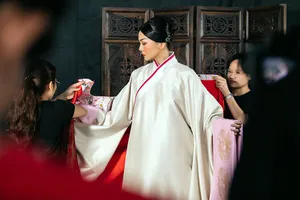 Thanh Hằng trong vai diễn Thái hậu Dương Vân Nga với dự án Quỳnh Hoa Nhất Dạ.