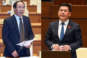 Phó Thủ tướng Lê Văn Thành và Bộ trưởng Bộ Công Thương Nguyễn Hồng Diên tại phiên chất vấn của Ủy ban Thường vụ Quốc hội.