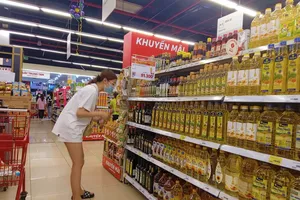 Nhiều mặt hàng đã thiết lập mặt bằng giá mới khiến các bà nội trợ gặp khó khăn.