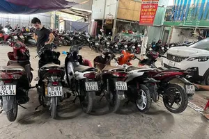 Xe máy tang vật mà nhóm này trộm cắp.