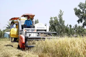 Các chuyên gia cho rằng cần phải có những sửa đổi, làm rõ, cụ thể hóa các quy định liên quan đến đất đai.