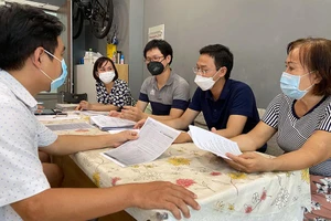 Cư dân chung cư Topaz Elite - Phoenix 1 trình bày những thắc mắc chưa được chủ đầu tư giải quyết. 