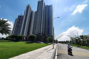 Sức cầu thị trường căn hộ tại TP.HCM và các tỉnh lân cận đang xuống thấp.